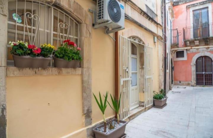 Casarizzi 24 Vacanze Ortigia سيراكوزا المظهر الخارجي الصورة